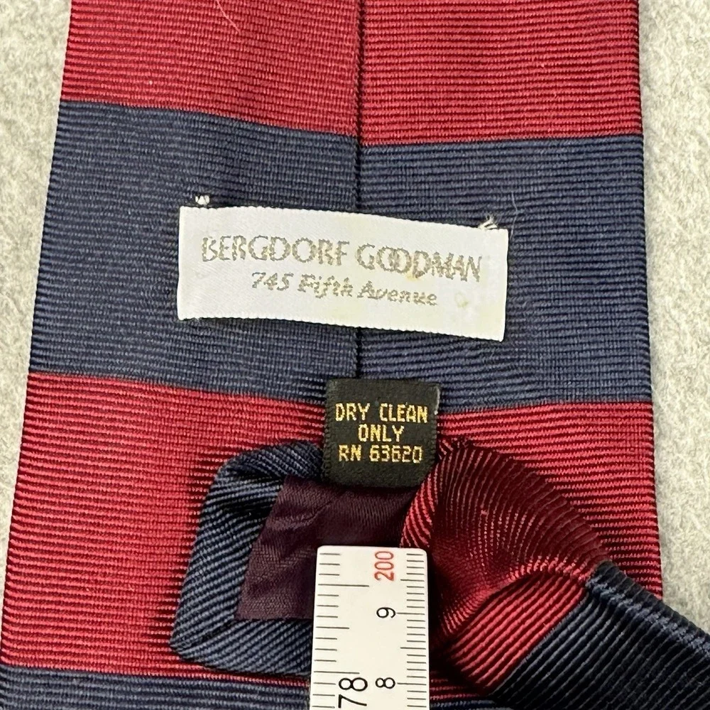 Vintage Bergdorf‎ Goodman Silk Tie Navy Red Regimental Stripe USA 56x4